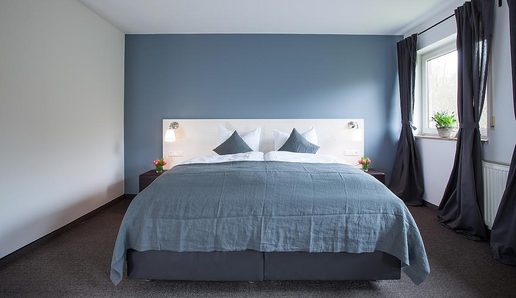 אולכינג Alpengluehen Smart Hotel חדר תמונה